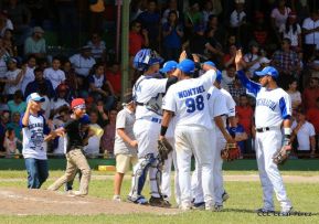 Familias matagalpinas disfrutaron el tercer partido de la serie amistosa entre Nicaragua y Cuba