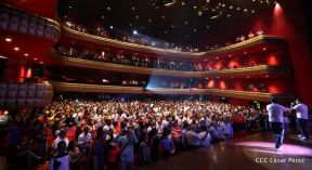 Cantos a la Revolución desde el Teatro Nacional Rubén Darío