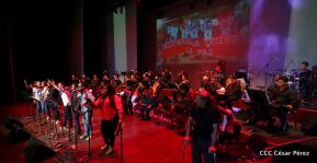 Cantos a la Revolución desde el Teatro Nacional Rubén Darío