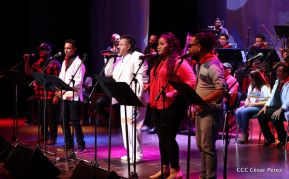 Cantos a la Revolución desde el Teatro Nacional Rubén Darío