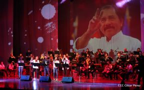 Cantos a la Revolución desde el Teatro Nacional Rubén Darío