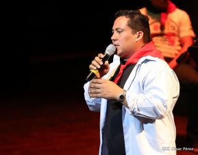 Cantos a la Revolución desde el Teatro Nacional Rubén Darío