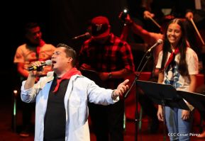 Cantos a la Revolución desde el Teatro Nacional Rubén Darío