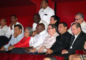 Cantos a la Revolución desde el Teatro Nacional Rubén Darío