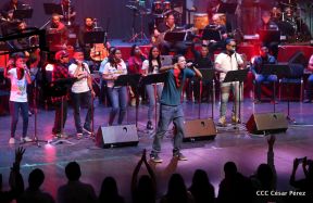 Cantos a la Revolución desde el Teatro Nacional Rubén Darío