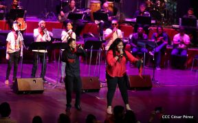 Cantos a la Revolución desde el Teatro Nacional Rubén Darío