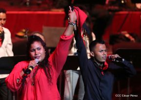 Cantos a la Revolución desde el Teatro Nacional Rubén Darío