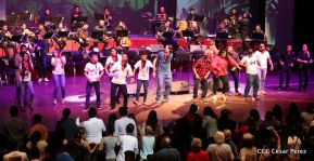 Cantos a la Revolución desde el Teatro Nacional Rubén Darío