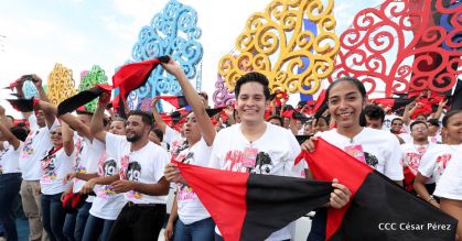 40/19 ¡Siempre Más Allá! celebrando la esperanza, el amor y la paz