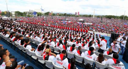40/19 ¡Siempre Más Allá! celebrando la esperanza, el amor y la paz