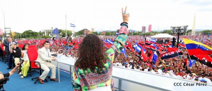 40/19 ¡Siempre Más Allá! celebrando la esperanza, el amor y la paz