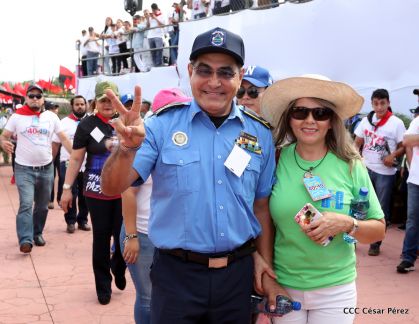 40/19 ¡Siempre Más Allá! celebrando la esperanza, el amor y la paz