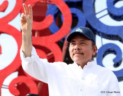 40/19 ¡Siempre Más Allá! celebrando la esperanza, el amor y la paz