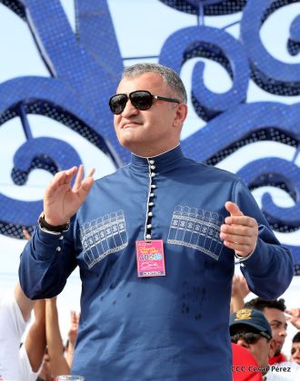 40/19 ¡Siempre Más Allá! celebrando la esperanza, el amor y la paz