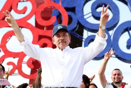 40/19 ¡Siempre Más Allá! celebrando la esperanza, el amor y la paz