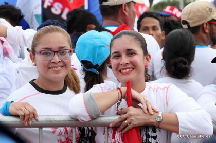 40/19 ¡Siempre Más Allá! celebrando la esperanza, el amor y la paz