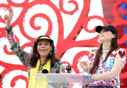 40/19 ¡Siempre Más Allá! celebrando la esperanza, el amor y la paz