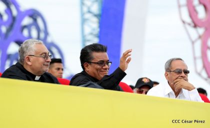 40/19 ¡Siempre Más Allá! celebrando la esperanza, el amor y la paz