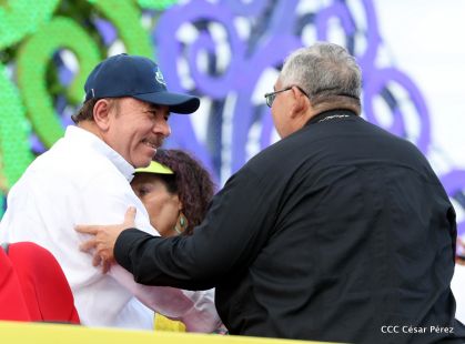 40/19 ¡Siempre Más Allá! celebrando la esperanza, el amor y la paz