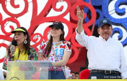 40/19 ¡Siempre Más Allá! celebrando la esperanza, el amor y la paz