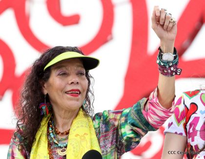 40/19 ¡Siempre Más Allá! celebrando la esperanza, el amor y la paz