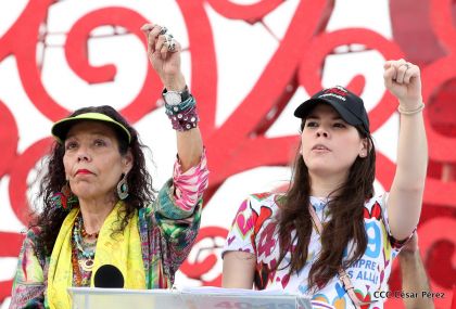 40/19 ¡Siempre Más Allá! celebrando la esperanza, el amor y la paz