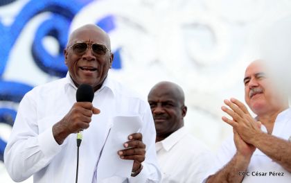 40/19 ¡Siempre Más Allá! celebrando la esperanza, el amor y la paz