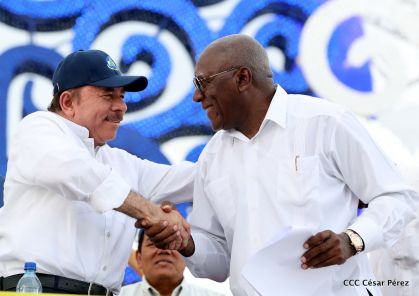 40/19 ¡Siempre Más Allá! celebrando la esperanza, el amor y la paz