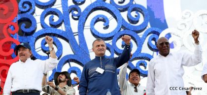 40/19 ¡Siempre Más Allá! celebrando la esperanza, el amor y la paz