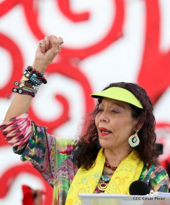 40/19 ¡Siempre Más Allá! celebrando la esperanza, el amor y la paz