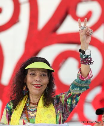 40/19 ¡Siempre Más Allá! celebrando la esperanza, el amor y la paz