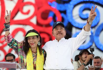 40/19 ¡Siempre Más Allá! celebrando la esperanza, el amor y la paz