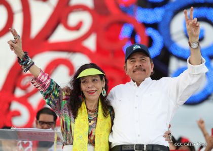 40/19 ¡Siempre Más Allá! celebrando la esperanza, el amor y la paz