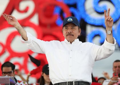 40/19 ¡Siempre Más Allá! celebrando la esperanza, el amor y la paz