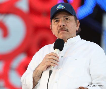 40/19 ¡Siempre Más Allá! celebrando la esperanza, el amor y la paz