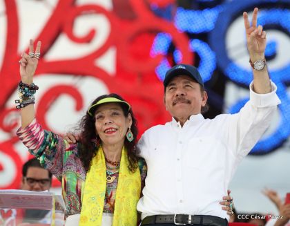 40/19 ¡Siempre Más Allá! celebrando la esperanza, el amor y la paz