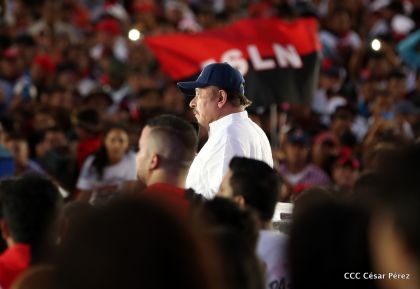 40/19 ¡Siempre Más Allá! celebrando la esperanza, el amor y la paz