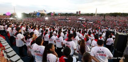40/19 ¡Siempre Más Allá! celebrando la esperanza, el amor y la paz