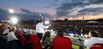 40/19 ¡Siempre Más Allá! celebrando la esperanza, el amor y la paz