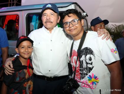 40/19 ¡Siempre Más Allá! celebrando la esperanza, el amor y la paz