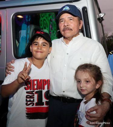 40/19 ¡Siempre Más Allá! celebrando la esperanza, el amor y la paz