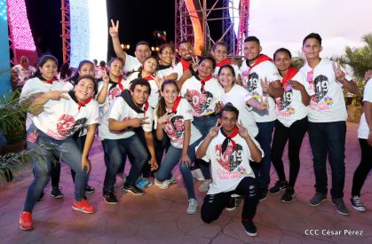 40/19 ¡Siempre Más Allá! celebrando la esperanza, el amor y la paz