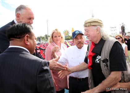 40/19 ¡Siempre Más Allá! celebrando la esperanza, el amor y la paz