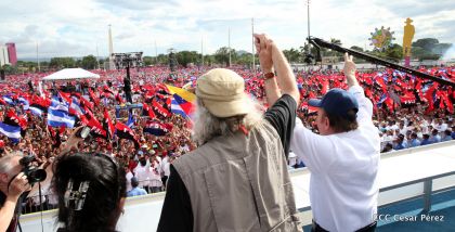 40/19 ¡Siempre Más Allá! celebrando la esperanza, el amor y la paz