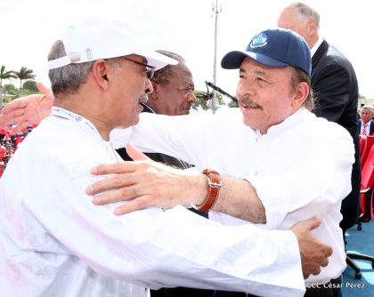 40/19 ¡Siempre Más Allá! celebrando la esperanza, el amor y la paz