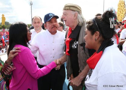 40/19 ¡Siempre Más Allá! celebrando la esperanza, el amor y la paz