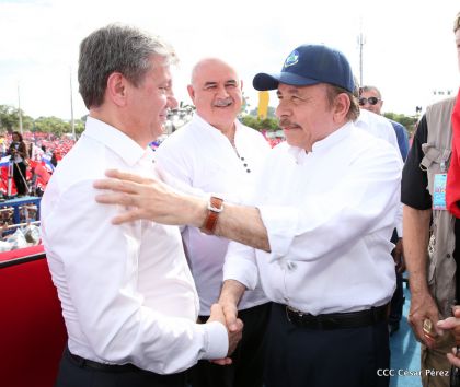 40/19 ¡Siempre Más Allá! celebrando la esperanza, el amor y la paz