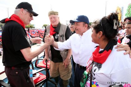 40/19 ¡Siempre Más Allá! celebrando la esperanza, el amor y la paz