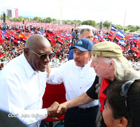 40/19 ¡Siempre Más Allá! celebrando la esperanza, el amor y la paz