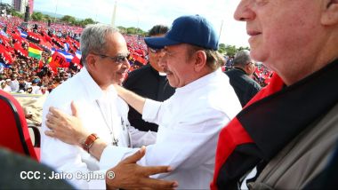 40/19 ¡Siempre Más Allá! celebrando la esperanza, el amor y la paz